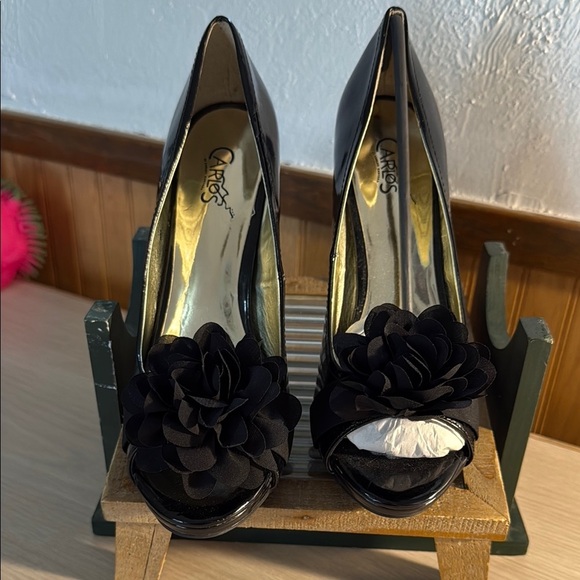 Carlos by Carlos Santana Cupcake Stiletto Black Patent Heel - Picture 1 of 8